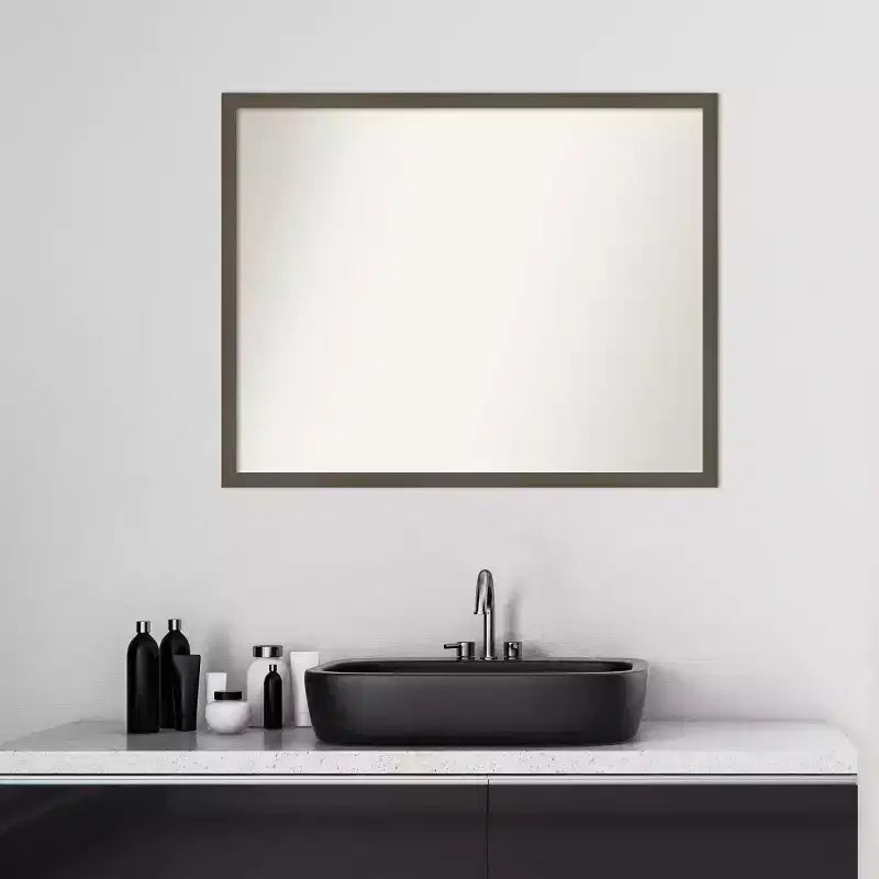Miroir mural de salle de bain en bois Svelte gris argile non biseauté 30 po x 24 po