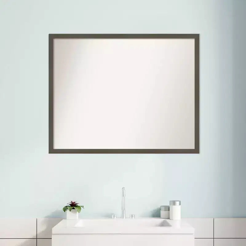 Miroir mural de salle de bain en bois Svelte gris argile non biseauté 30 po x 24 po