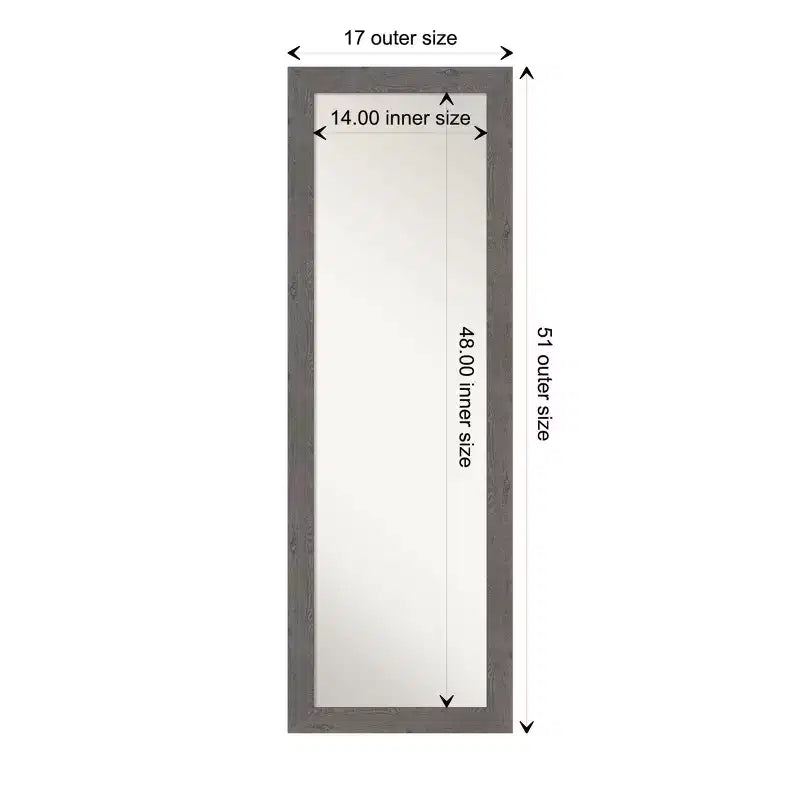 Miroir de porte étroit pleine longueur en planche rustique grise non biseautée de 18" x 52"