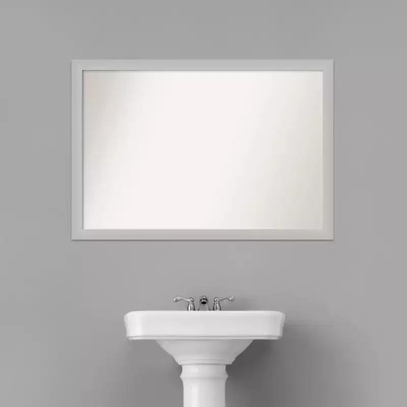 Miroir mural de salle de bain en bois, 39 po x 27 po, non biseauté, faible lustre, argent, rectangulaire moderne, fixation murale, quincaillerie incluse