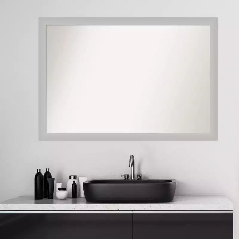 Miroir mural de salle de bain en bois, 39 po x 27 po, non biseauté, faible lustre, argent, rectangulaire moderne, fixation murale, quincaillerie incluse