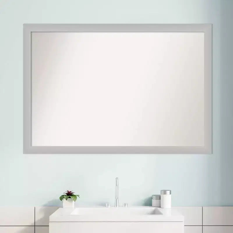 Miroir mural de salle de bain en bois, 39 po x 27 po, non biseauté, faible lustre, argent, rectangulaire moderne, fixation murale, quincaillerie incluse