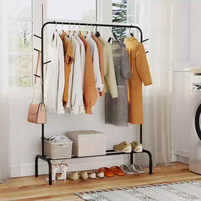 Porte-vêtements métallique de 50 pouces de large avec 8 crochets et étagère de rangement pour la buanderie