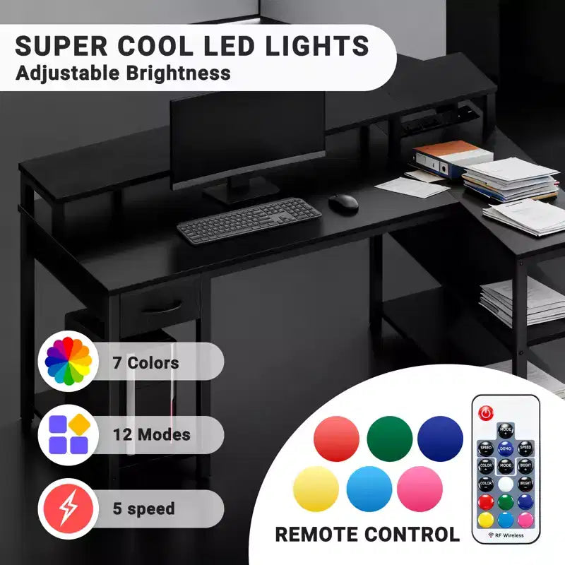 Bureau de gamer en L avec éclairage LED RGB, station de recharge USB, prise de courant, support d'écran et étagères de rangement