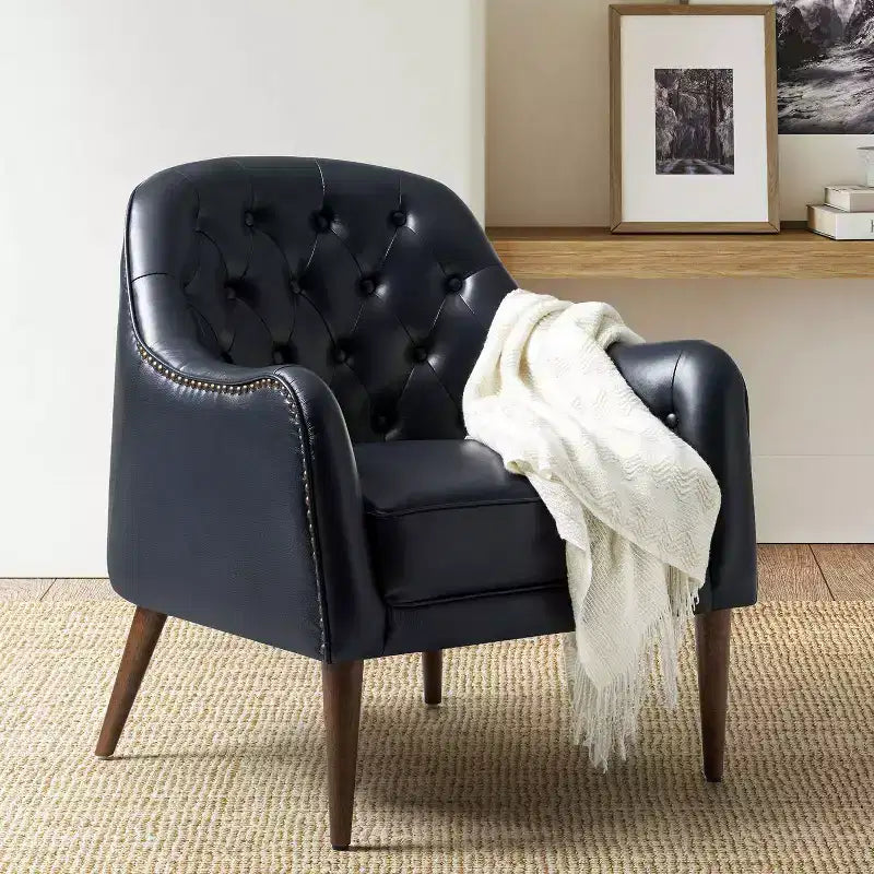 Fauteuil baril d'appoint capitonné en cuir véritable de 72,4 cm de large pour salon avec pieds en bois massif